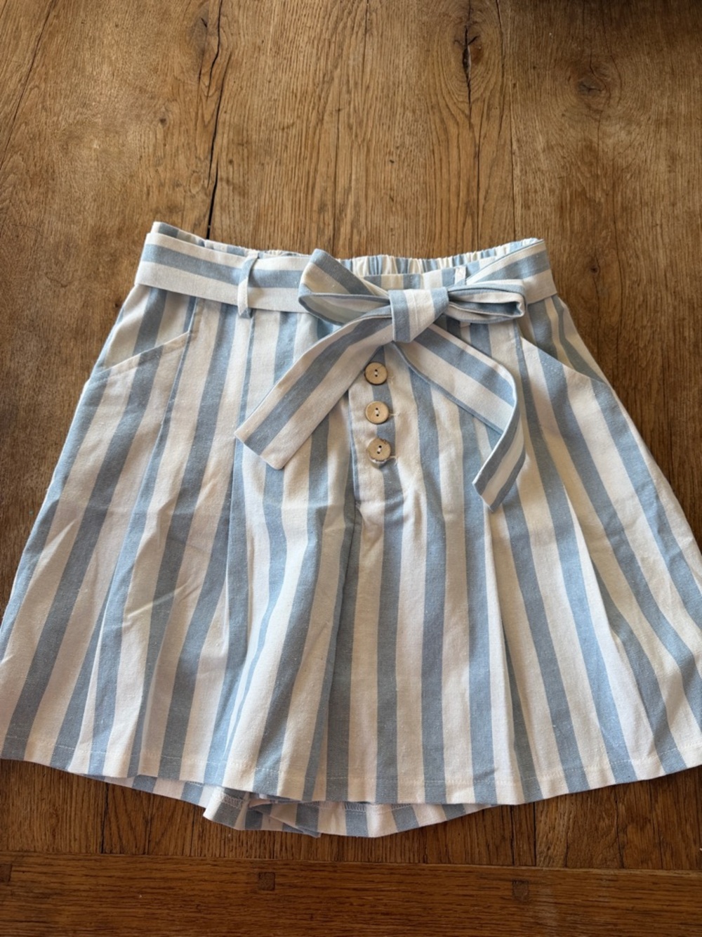 Blue Rain Francesca's Striped Shorts Womens Medium Blue White Linen Blend Belted